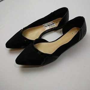 Black Pointed Toe Flats - Size 6